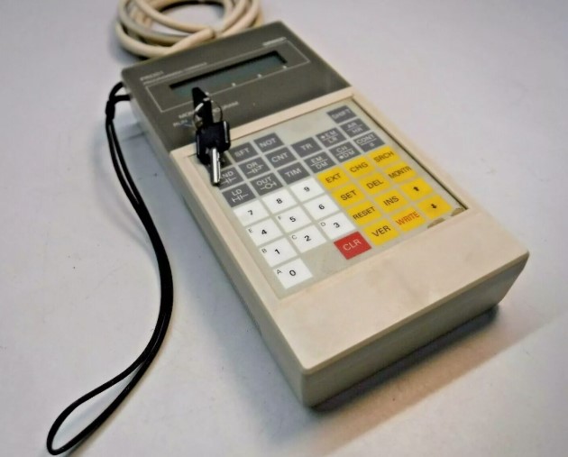 OMRON  PROGRAMING CONSOLE UNIT CQM1-PRO01-E