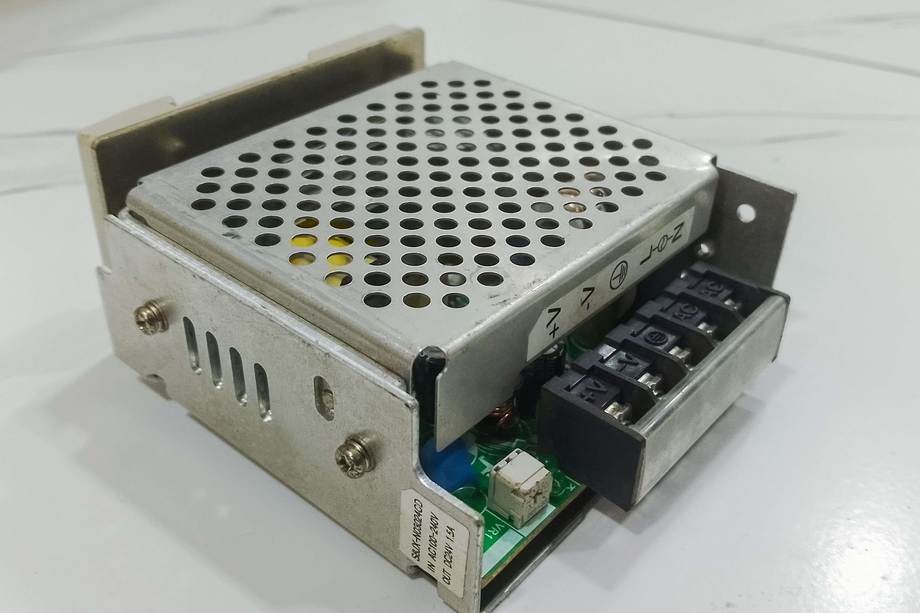 OMRON S8JX-N03024CD POWER SUPPLY - PLC DCS SERVO CONTROL