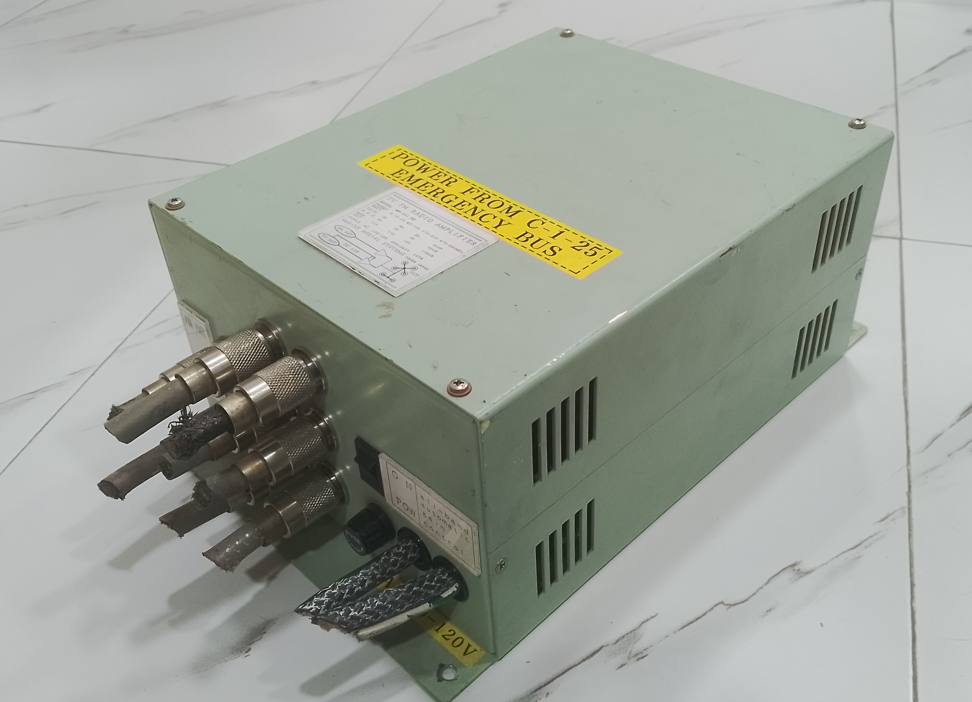 TV FM RADIO AMPLIFIRE EMERGENCY BUS MODEL MB-301BD