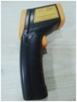 Ultra-salt infrared thermometer AR320.